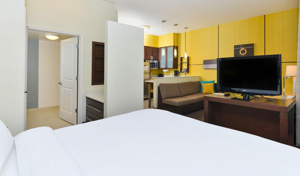 Residence Inn By Marriott Шампейн Екстериор снимка
