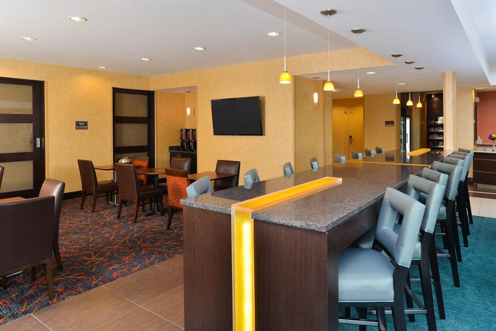 Residence Inn By Marriott Шампейн Екстериор снимка