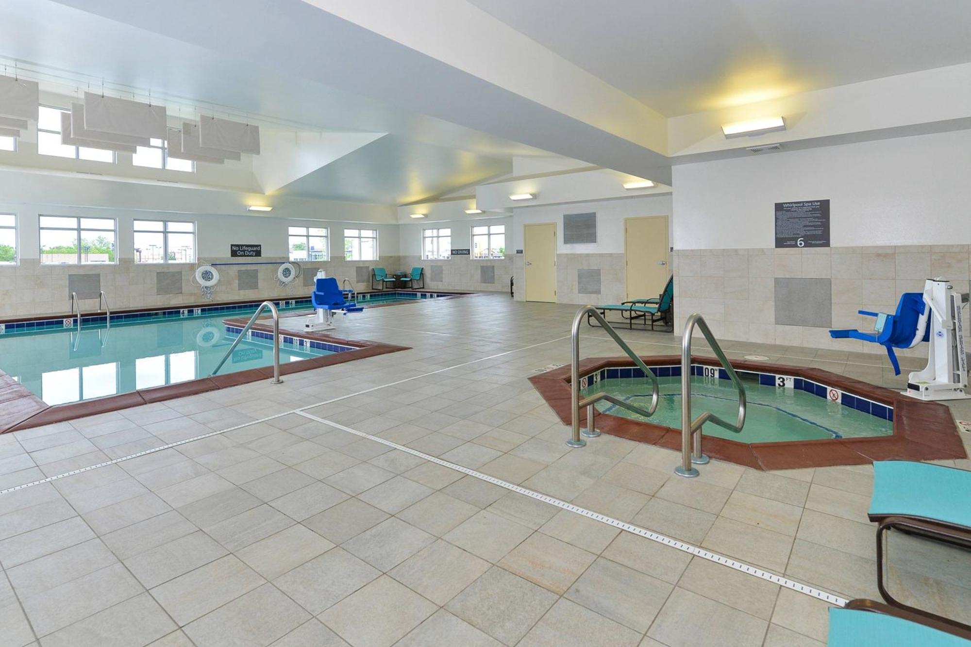 Residence Inn By Marriott Шампейн Екстериор снимка